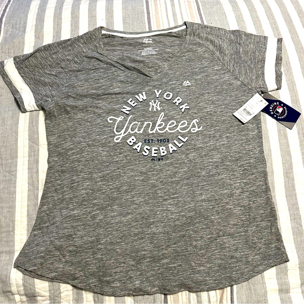 NWT New York Yankees women’s t-shirt